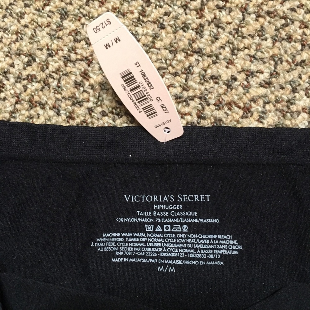 Victoria's Secret Hiphugger Panties M NWT/NWOT - Picture 2 of 3
